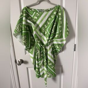 NWT Vatchio Green and White Patterned Poncho Top